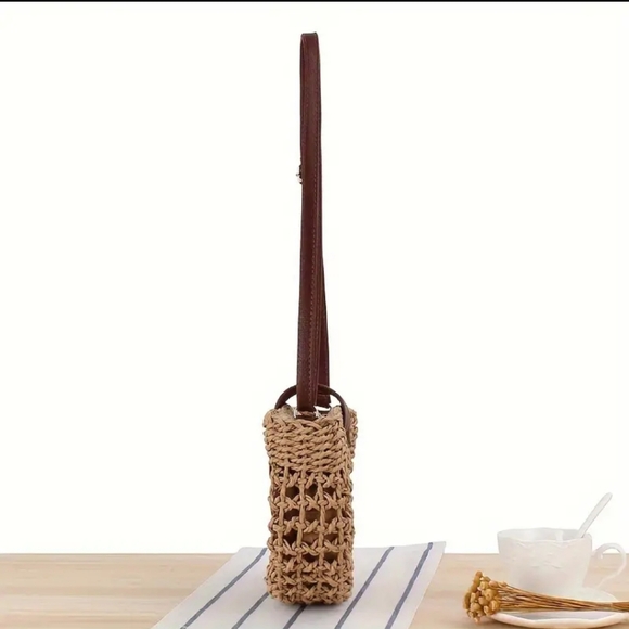 Straw Crossbody Chic Hollow Out. NWT - Picture 9 of 16